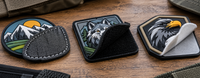 Sistemas de fijación para parches de PVC: coser, velcro y termoadhesivo Sistemas de fijación para parches de PVC: coser, velcro y termoadhesivo